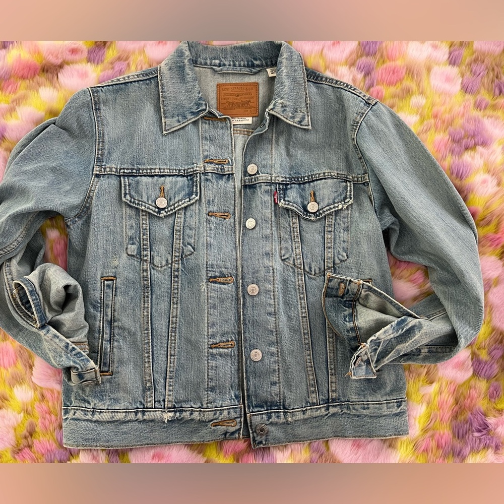 Levi denim jean jacket S womens